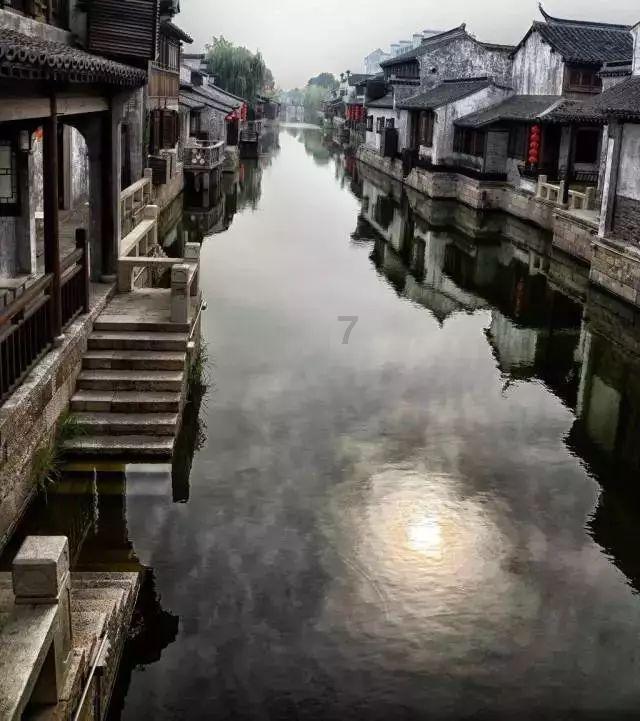 重庆百货:公司股票将自2月2日起停牌,以确保异议股东现金选择权的实施顺利进行